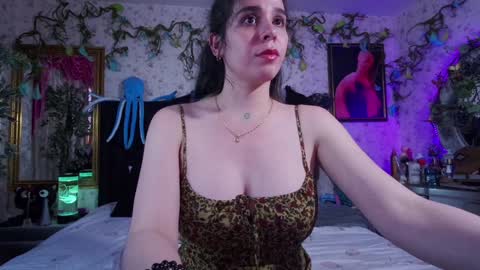 Elizabeth online show from January 2025 08:17:02 PM