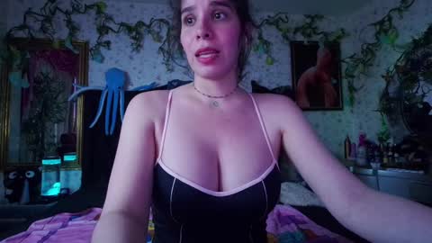 Elizabeth online show from February 2025 08:14:02 PM