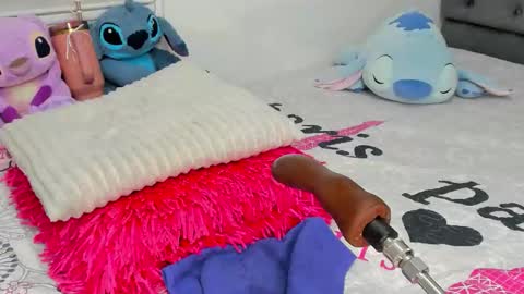 ELIZA online show from November 2025 04:01:01 AM