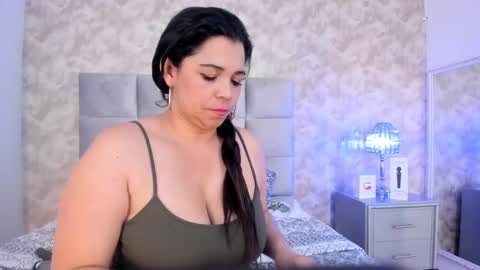 Snapshot of elizabeth_colleman chatting on January 2025 11:55:01 PM Elizabeth online show from January 2025 11:55:01 PM