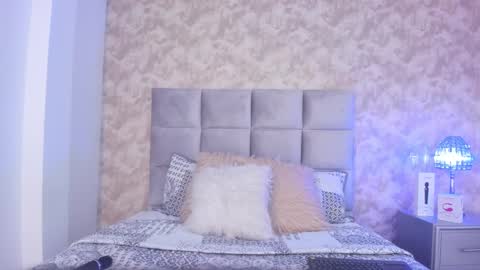 Snapshot of elizabeth_colleman chatting on January 2025 09:11:02 PM Elizabeth online show from January 2025 09:11:02 PM