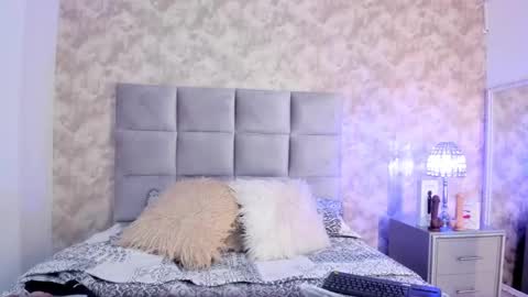 Snapshot of elizabeth_colleman chatting on February 2025 12:52:02 AM Elizabeth online show from February 2025 12:52:02 AM