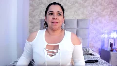 Snapshot of elizabeth_colleman chatting on February 2025 03:57:02 AM Elizabeth online show from February 2025 03:57:02 AM