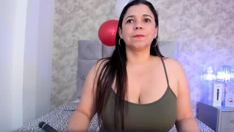 Snapshot of elizabeth_colleman chatting on February 2025 09:53:02 PM Elizabeth online show from February 2025 09:53:02 PM