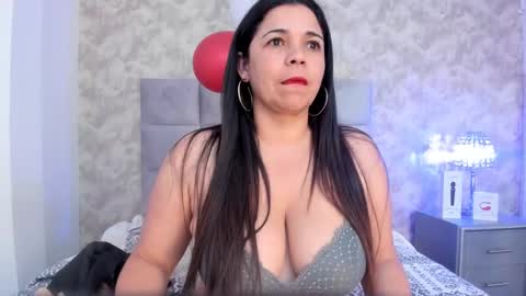 Snapshot of elizabeth_colleman chatting on March 2025 01:10:02 AM Elizabeth online show from March 2025 01:10:02 AM