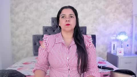 Snapshot of elizabeth_colleman chatting on October 2025 10:44:01 PM Elizabeth online show from October 2025 10:44:01 PM