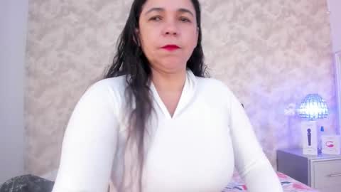 Snapshot of elizabeth_colleman chatting on October 2025 08:53:02 PM Elizabeth online show from October 2025 08:53:02 PM