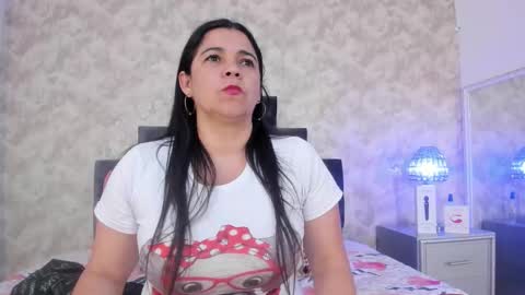 Snapshot of elizabeth_colleman chatting on October 2025 10:44:02 PM Elizabeth online show from October 2025 10:44:02 PM