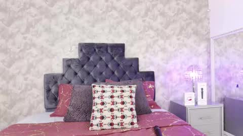 Snapshot of elizabeth_colleman chatting on December 2025 01:29:01 PM Elizabeth online show from December 2025 01:29:01 PM