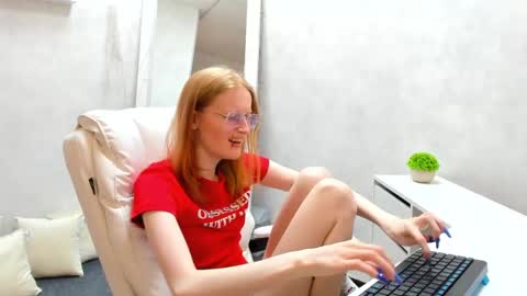 Snapshot of elizabeth_harpper chatting on March 2025 12:00:01 PM Elizabeth online show from March 2025 12:00:01 PM