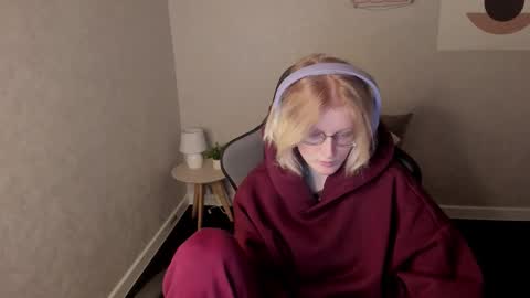 Elizabeth online show from November 2025 01:26:02 AM