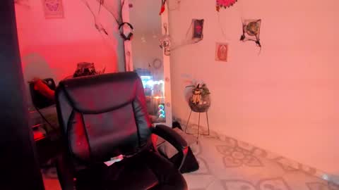 Snapshot of elizabeth_martinez98 chatting on October 2025 06:19:01 PM Elizabeth Martinez online show from October 2025 06:19:01 PM