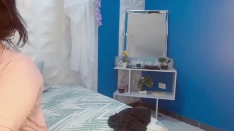 Snapshot of elizabeth_suan_ chatting on April 2026 11:48:01 AM Elizabeth online show from April 2026 11:48:01 AM