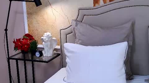 Elizabeth online show from June 2026 04:11:01 PM