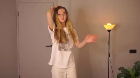 Snapshot of elizabethennals chatting on September 2025 06:40:02 PM Elizabeth online show from September 2025 06:40:02 PM