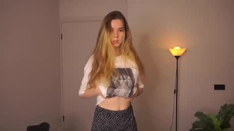 Snapshot of elizabethennals chatting on September 2025 06:42:01 PM Elizabeth online show from September 2025 06:42:01 PM