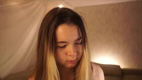 Snapshot of elizabethennals chatting on October 2025 06:18:01 PM Elizabeth online show from October 2025 06:18:01 PM