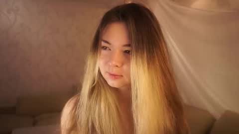 Snapshot of elizabethennals chatting on October 2025 06:06:02 PM Elizabeth online show from October 2025 06:06:02 PM