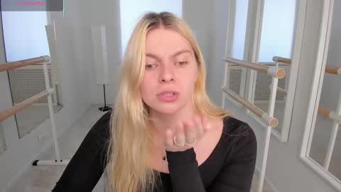 elizabethmad online show from September 2025 07:23:01 AM