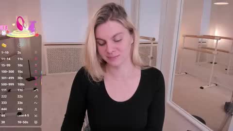 elizabethmad online show from October 2025 07:07:02 AM