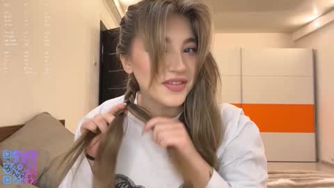 Snapshot of elizabethrabin chatting on February 2026 05:33:01 PM Mia online show from February 2026 05:33:01 PM