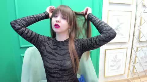 Snapshot of elizamild chatting on January 2025 04:35:01 PM Eliza online show from January 2025 04:35:01 PM