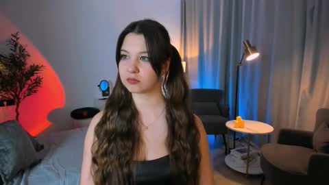 Snapshot of elizamild chatting on February 2026 01:00:02 PM Eliza online show from February 2026 01:00:02 PM