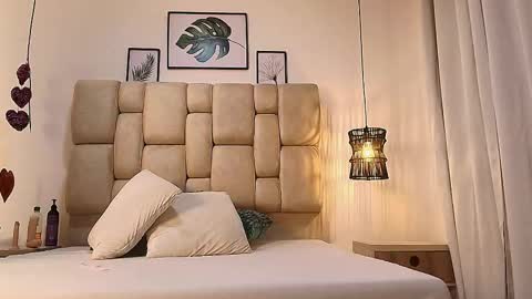 Eliza online show from September 2025 12:19:01 PM