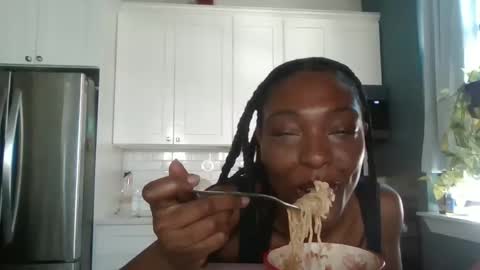 Snapshot of ella5eju chatting on September 2025 04:06:02 PM GFE online show from September 2025 04:06:02 PM