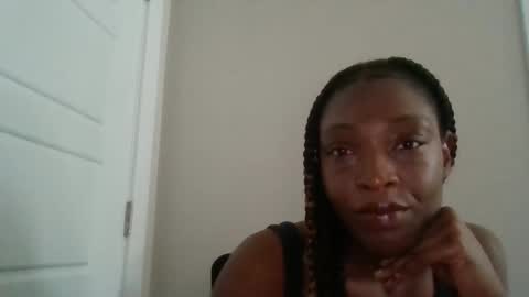 Snapshot of ella5eju chatting on September 2025 07:24:02 PM GFE online show from September 2025 07:24:02 PM