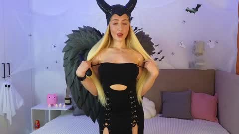 Ella online show from October 2025 02:23:02 AM