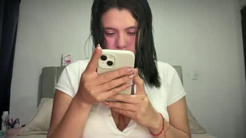 Snapshot of ella_aq chatting on February 2025 06:43:01 AM Ella online show from February 2025 06:43:01 AM