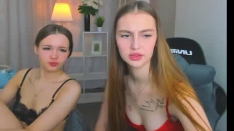 Snapshot of ella_butler chatting on June 2026 01:37:01 AM Ella online show from June 2026 01:37:01 AM