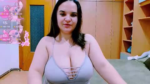 Ella  online show from October 2025 07:03:01 PM