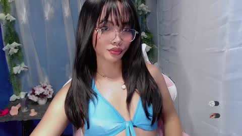 Snapshot of ella_fuma chatting on October 2025 12:35:01 AM Ella online show from October 2025 12:35:01 AM