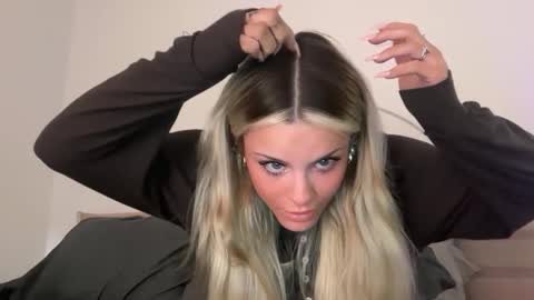 Snapshot of ella_hill chatting on February 2026 04:29:02 AM Ella online show from February 2026 04:29:02 AM