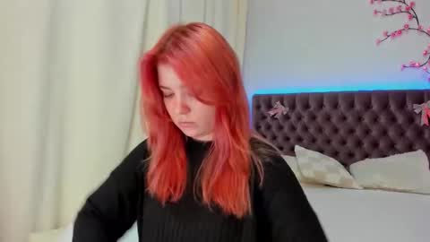 Snapshot of ella_mayers chatting on October 2025 12:14:02 PM Ella Mayers online show from October 2025 12:14:02 PM