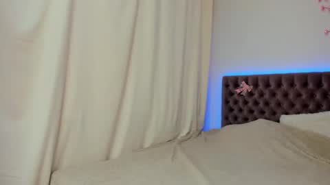 Snapshot of ella_mayers chatting on October 2025 12:26:01 PM Ella Mayers online show from October 2025 12:26:01 PM