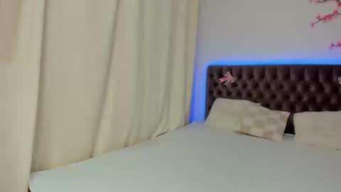 Snapshot of ella_mayers chatting on October 2025 12:41:02 PM Ella Mayers online show from October 2025 12:41:02 PM