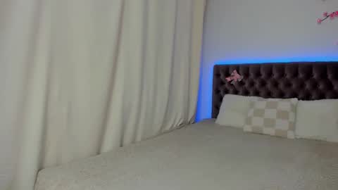 Snapshot of ella_mayers chatting on October 2025 12:17:01 PM Ella Mayers online show from October 2025 12:17:01 PM