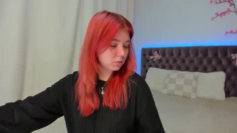 Snapshot of ella_mayers chatting on October 2025 12:26:02 PM Ella Mayers online show from October 2025 12:26:02 PM