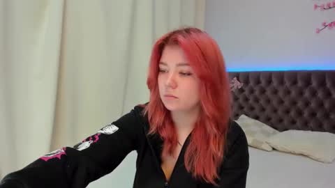 Snapshot of ella_mayers chatting on October 2025 12:34:02 PM Ella Mayers online show from October 2025 12:34:02 PM