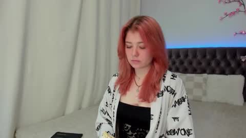 Snapshot of ella_mayers chatting on October 2025 02:30:01 PM Ella Mayers online show from October 2025 02:30:01 PM