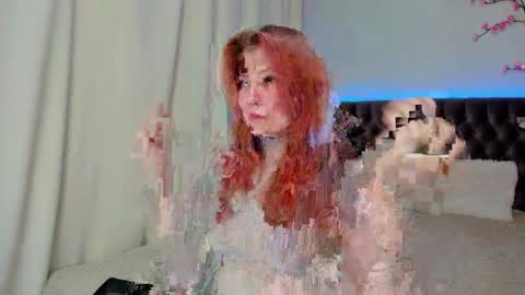 Snapshot of ella_mayers chatting on November 2025 01:34:02 PM Ella Mayers online show from November 2025 01:34:02 PM