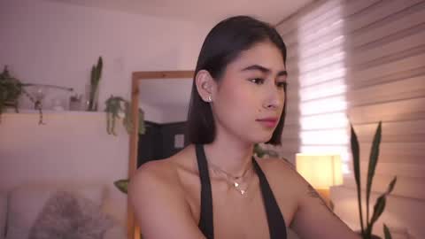 ELLA OWEN online show from April 2026 02:12:02 PM