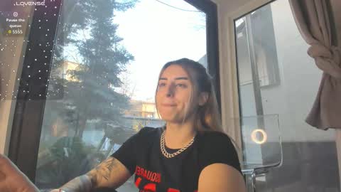ella_vee online show from December 2025 06:31:01 AM