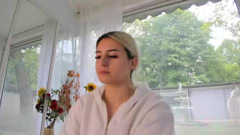 ella_vee online show from May 2026 05:34:02 AM