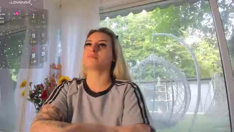 ella_vee online show from June 2026 04:25:02 AM