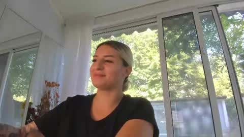 ella_vee online show from July 2026 06:31:01 AM