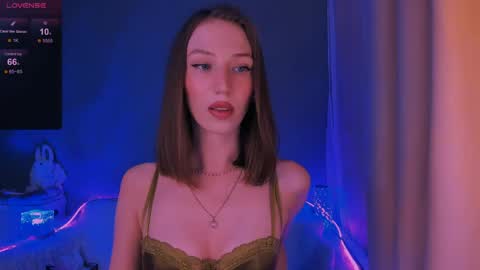 ellaamber online show from April 2026 01:59:01 AM